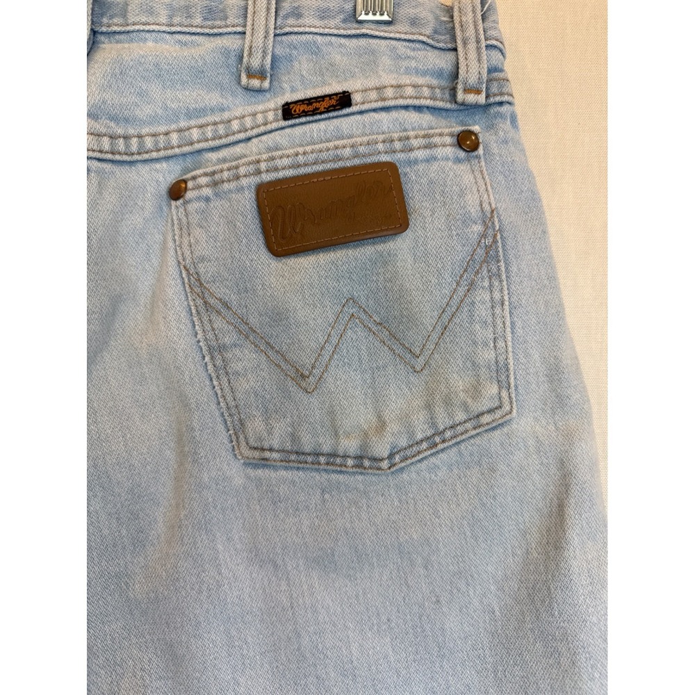 Wrangler Vintage High Waisted Denim Shorts Light Wash Cut Off Western 32 waist - Picture 5 of 8